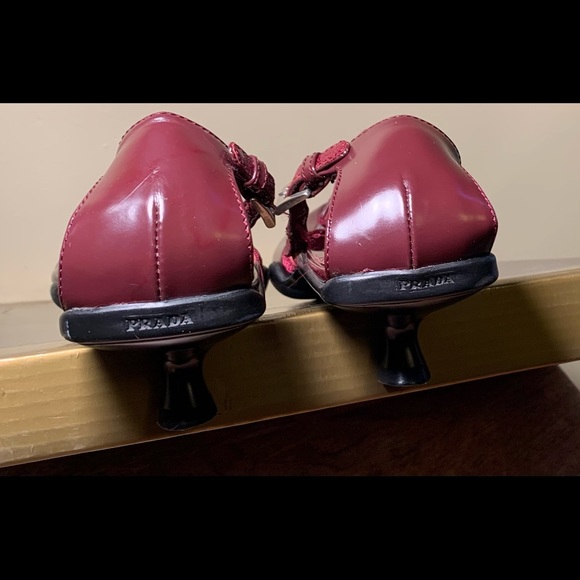 PRADA low heel wine color pair of shoes. Pre-0wned. - Picture 8 of 13